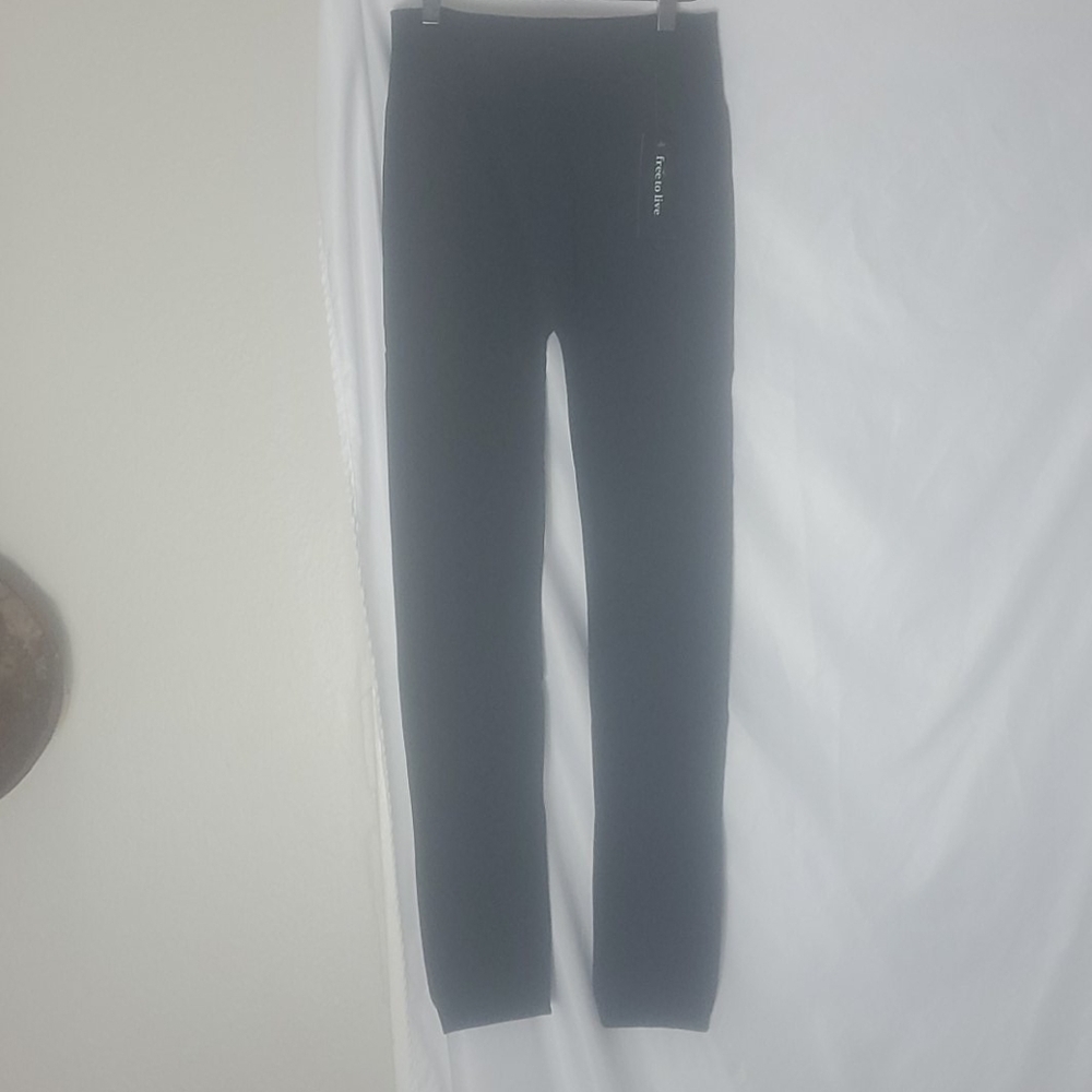Free to Live  Leggings NWT